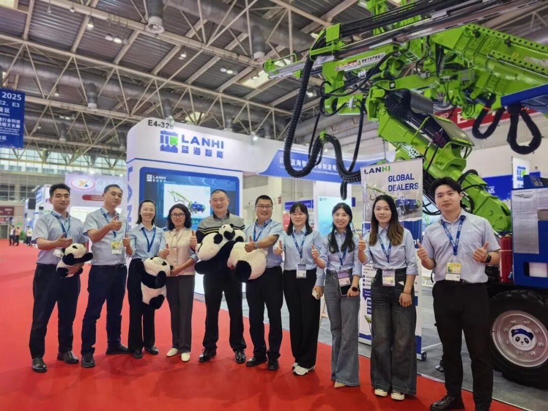 【BICES 2025現場回顧】藍海智能圓滿收官第十七屆北京工程機械展(圖5) 【BICES 2025現場回顧】藍海智能圓滿收官第十七屆北京工程機械展(圖5)